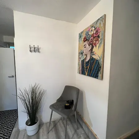 2 Bedroom Flat With Balcony In White City, Hammersmith London Exterior photo